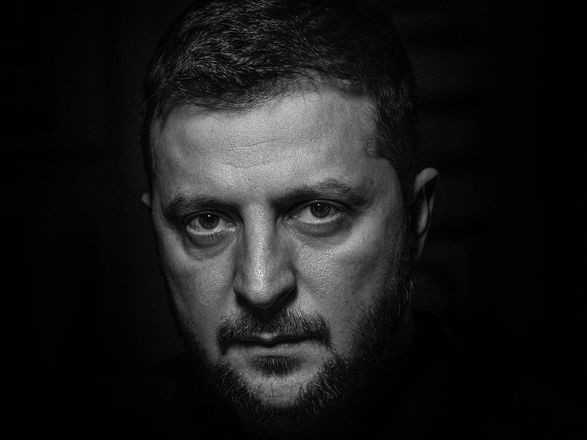 Я просив зброю: Зеленський розповів, як реагував на сигнали партнерів щодо підготовки росії до війни