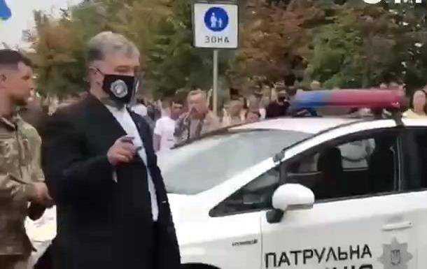 У Києві Порошенка облили зеленкою
