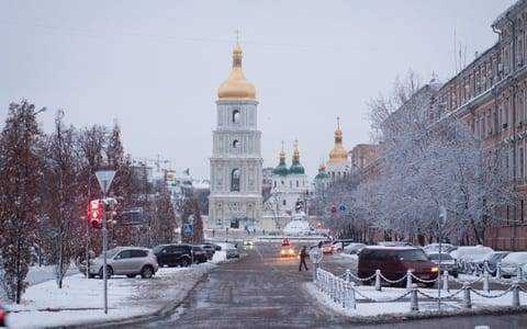 Прогноз погоди на понеділок: сніг та ожеледиця