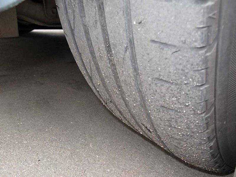 Водителям рассказали, как не ошибиться на шиномонтаже во время сезонной смены шин