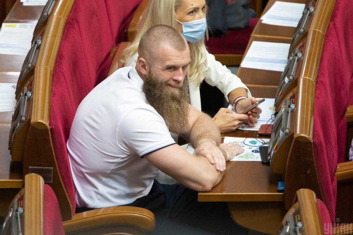 "Антитіла будуть далі": у лавах "слуг" з'явився ще один "антивакцинатор"