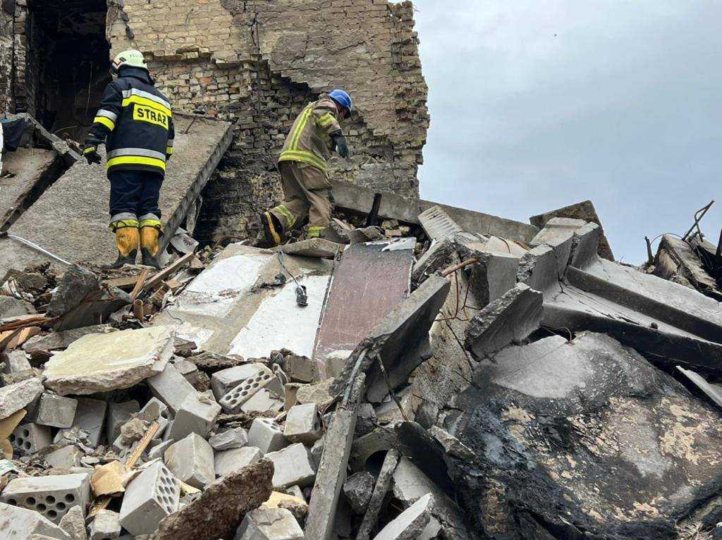У Маріуполі під час бомбардування дитячої лікарні живцем згоріли майже 50 людей