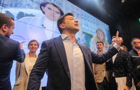 У Зеленского прокомментировали назначение Порошенко нового командующего ООС