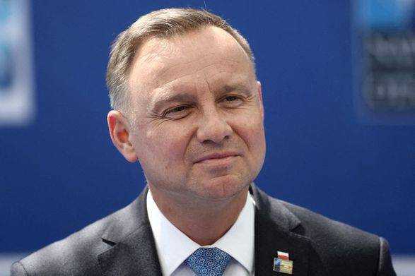Вакцинований трьома дозами: у президента Польщі Дуди виявили COVID-19