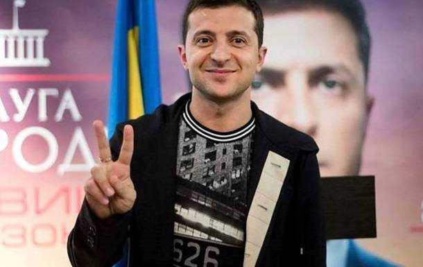 В команде Зеленского говорят, что власть заказала против него тираж газет "с грязью". Опубликованы фото