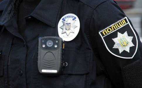 В Киеве возле отеля мужчина стрелял по прохожим из пневматики