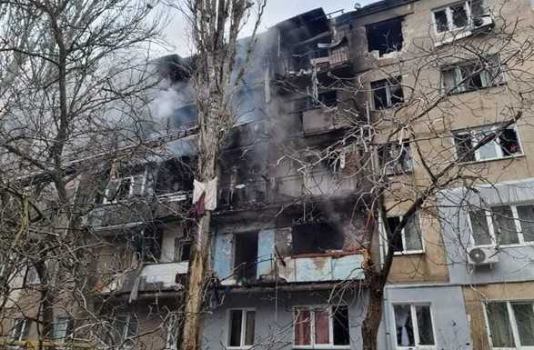 Миколаїв обстріляли ракетами: повідомляють про пораненого