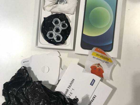 Жінці у “Фокстроті” замість новенького iPhone продали гайки у коробці