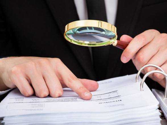 Українці скаржаться на необгрунтовані нарахування: уряд відновлює перевірки у компаніях, які надають компослуги