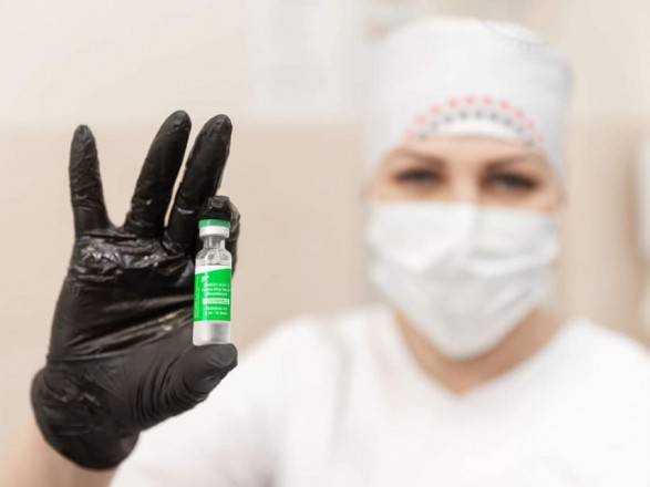 В Україні зробили перший мільйон щеплень проти COVID-19: які регіони у лідерах