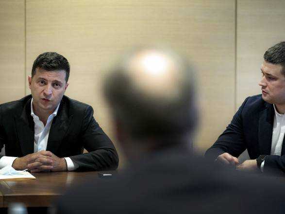 Никто от COVID-больных деньги не забирал - Зеленский