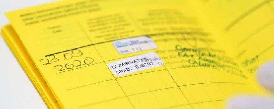 В Україні за тиждень вилучили сотні підроблених COVID-документів: спіймали трьох лікарів