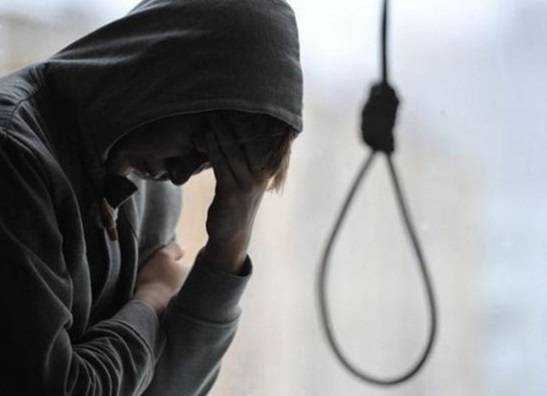 ЧП в Днепре: 20-летний парень повесился во дворе возле дома