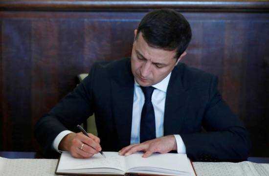 Зеленський підписав закон про кримінальне покарання за сексуальне домагання до дітей