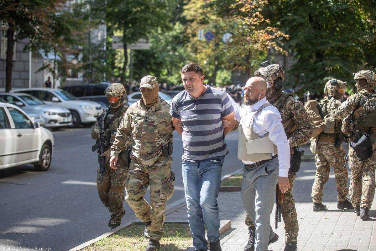 "У нього зірвало дах": екс-комбат "Айдару" висловився про бійця, який захопив Кабмін