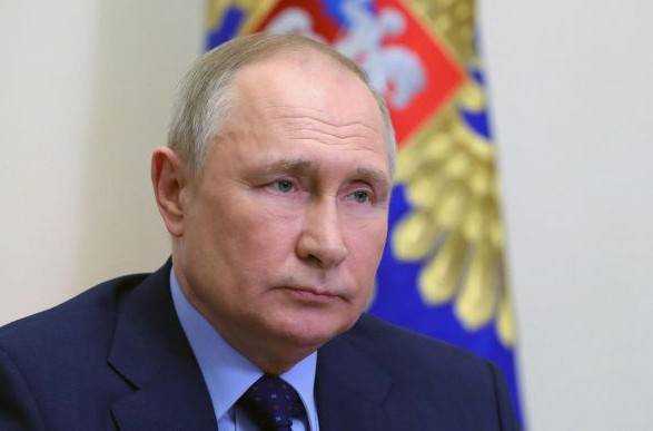 Маріуполь: після виступу путіна на зомбімобілях весь день крутили програми про Петра I