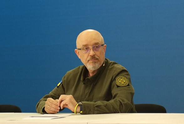 Мы не отправим наших солдат вперед, чтобы погибать в бою без результата: Резников о критике контрнаступления