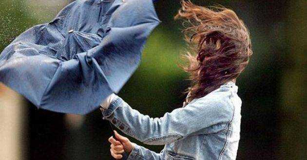 В Украину идет шторм: каким областям не повезет, предупредили спасатели