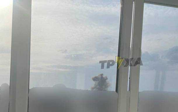 Очевидці повідомляють про гучні вибухи у Києві і Харкові