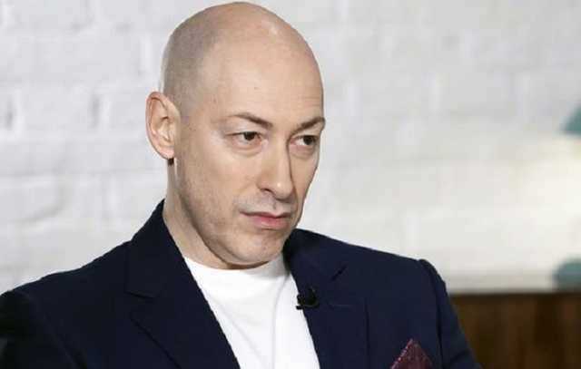 Гордон заявил, что проводить дебаты опасно: "почему две сцены, одну сцену же можно взорвать"