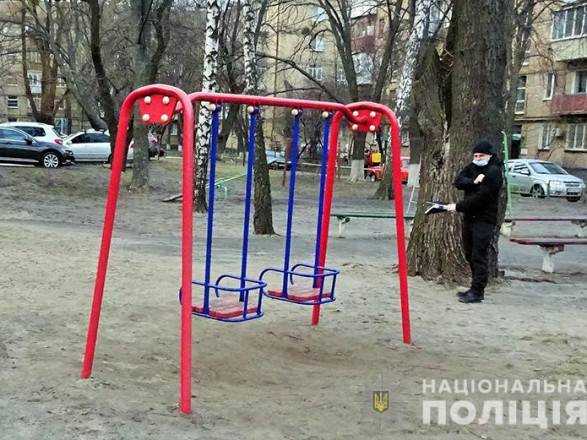 Напідпитку чіплявся до 14-річної дівчинки та показував статевий орган: у Києві затримали іноземця