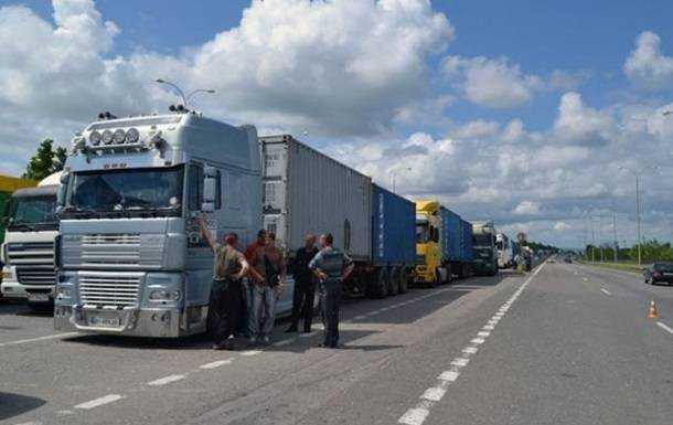 Українців штрафуватимуть за відмову від габаритно-вагового контролю авто