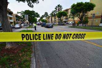 Двое школьников открыли огонь в школе Колорадо, один ученик погиб