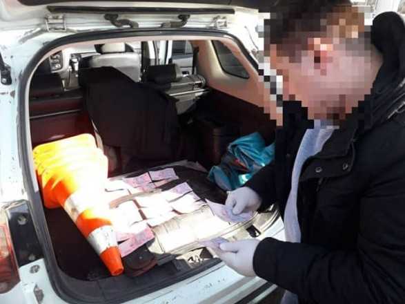 В Кировоградской области патрульного полиции поймали на взятке