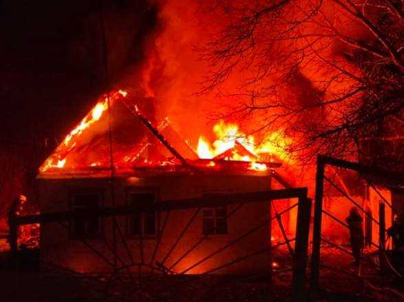 У Дніпрі вночі згорів житловий будинок