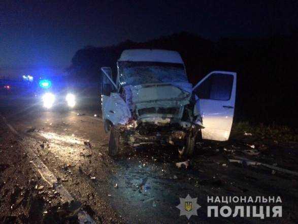 Пьяный водитель грузовика влетел в авто на встречной полосе, есть пострадавшие