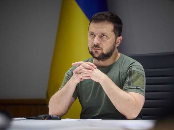 Зеленський пропонує Раді продовжити воєнний стан та мобілізацію