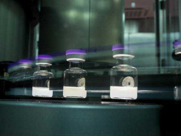 BioNTech, Moderna та J&J працюють над адаптацією своїх вакцин під Omicron