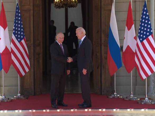 Путін: тема України зачіпалася в контексті Донбасу, що стосується її вступу в НАТО - "тут нічого обговорювати"