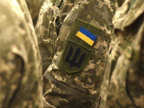 Захисників України звільнено від військового збору: президент підписав закон
