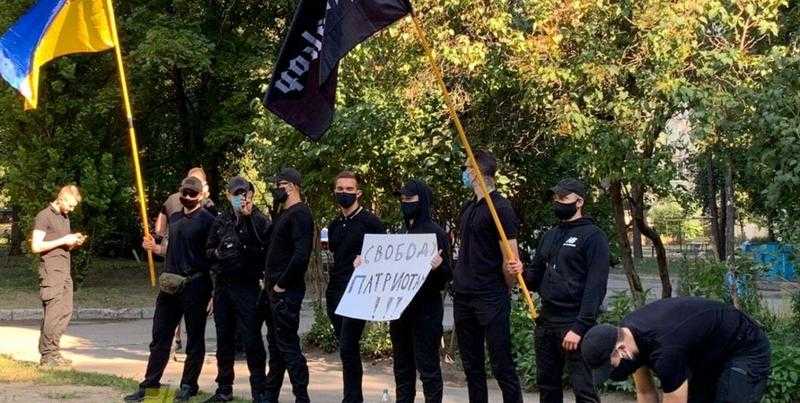 В Харькове выбирают меру пресечения подозреваемым в нападении на автобус ОПЗЖ