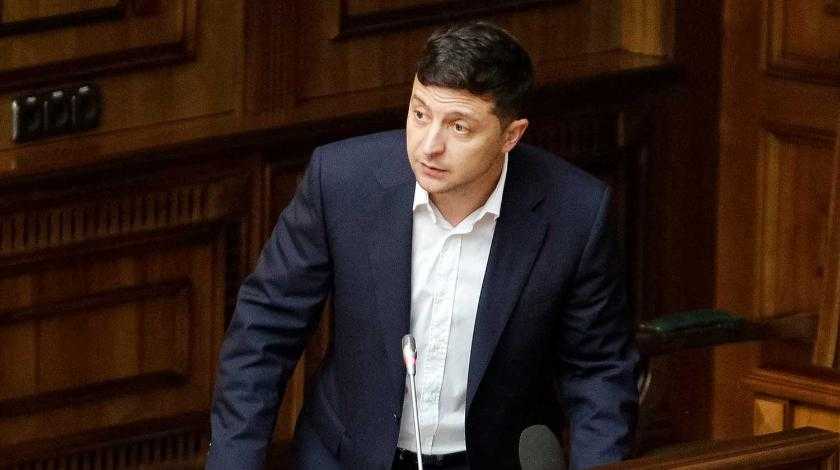 У Зеленского требуют спасти деньги украинцев. Подробности