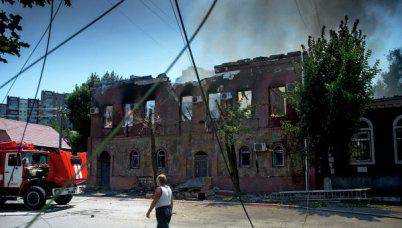 Луганск находится в критической ситуации, продолжаются обстрелы и разрушения города - горсовет