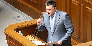 Тягнибок заявил, что в ВО «Свобода» ждут от президента представления о введении военного положения