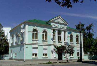 В Симферополе суд оставил под арестом счета и имущество «Фонда «Крым»