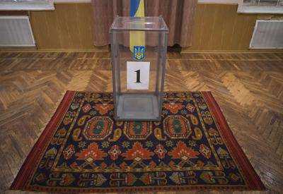 В Сумской области в ОИК №158 происходит массовое переписывание протоколов - ОПОРА