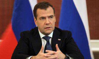 Премьер РФ Медведев заявил, что инвестиции в Крым «затруднены», поэтому на полуострове будет создаваться «свободная экономическая зона»