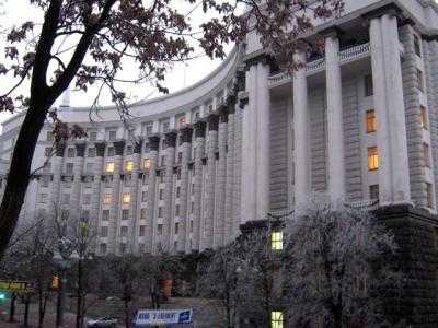 Иностранцам, которые захотят работать в правительстве Украины, придется платить не менее 30 тыс. грн - политический эксперт