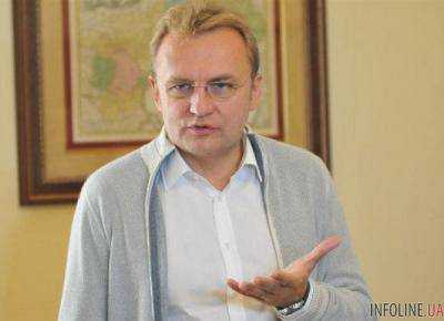 Дом мэра Львова снова обстреляли из гранатометов