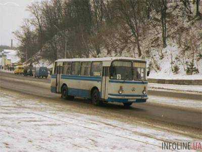 В Крыму заявили, что украинские таксисты прокалывают колеса местных автобусов