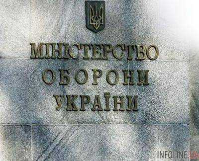 В Минобороны разворовывается около 25% денег - Ю.Бирюков