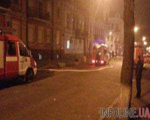 В Киеве подожгли один из райофисов партии КПУ (ВИДЕО)
