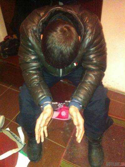 В Киеве задержали милиционера, который торговал марихуаной