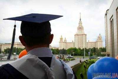 Выпускников вузов в России планируют отправлять на работу в Крым