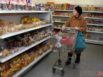 В Киевских магазинах уже ограничивают продажу социальных продуктов