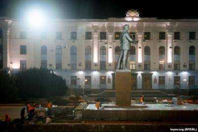 В Симферополе открыли обновленный памятник В.Ленину. Фото